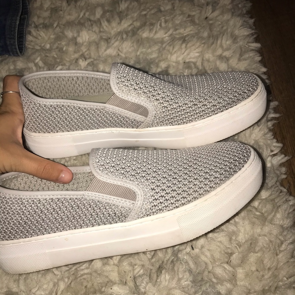 Steve Madden lavender/purple size 8 slip on shoes